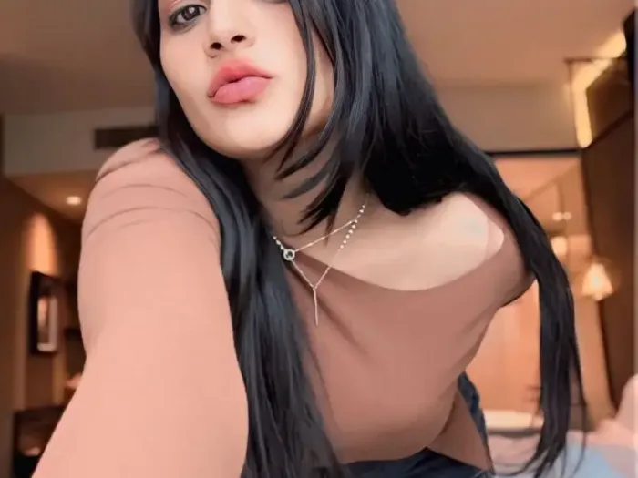 Vanya Saxena, escort model in Jaypee Greens